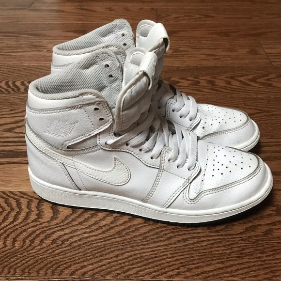 Air Jordan 1 Retro High OG “White Perforated” Size 6Y - Picture 3 of 10